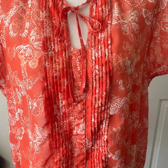 Coral Apt. 9 Butterfly Printed Sheer Top Size XL - Picture 2 of 6